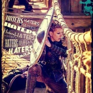 Meet your Posher, Stephanie